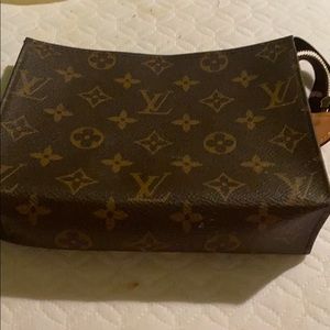 Authentic Louis Vuitton tolietry 19